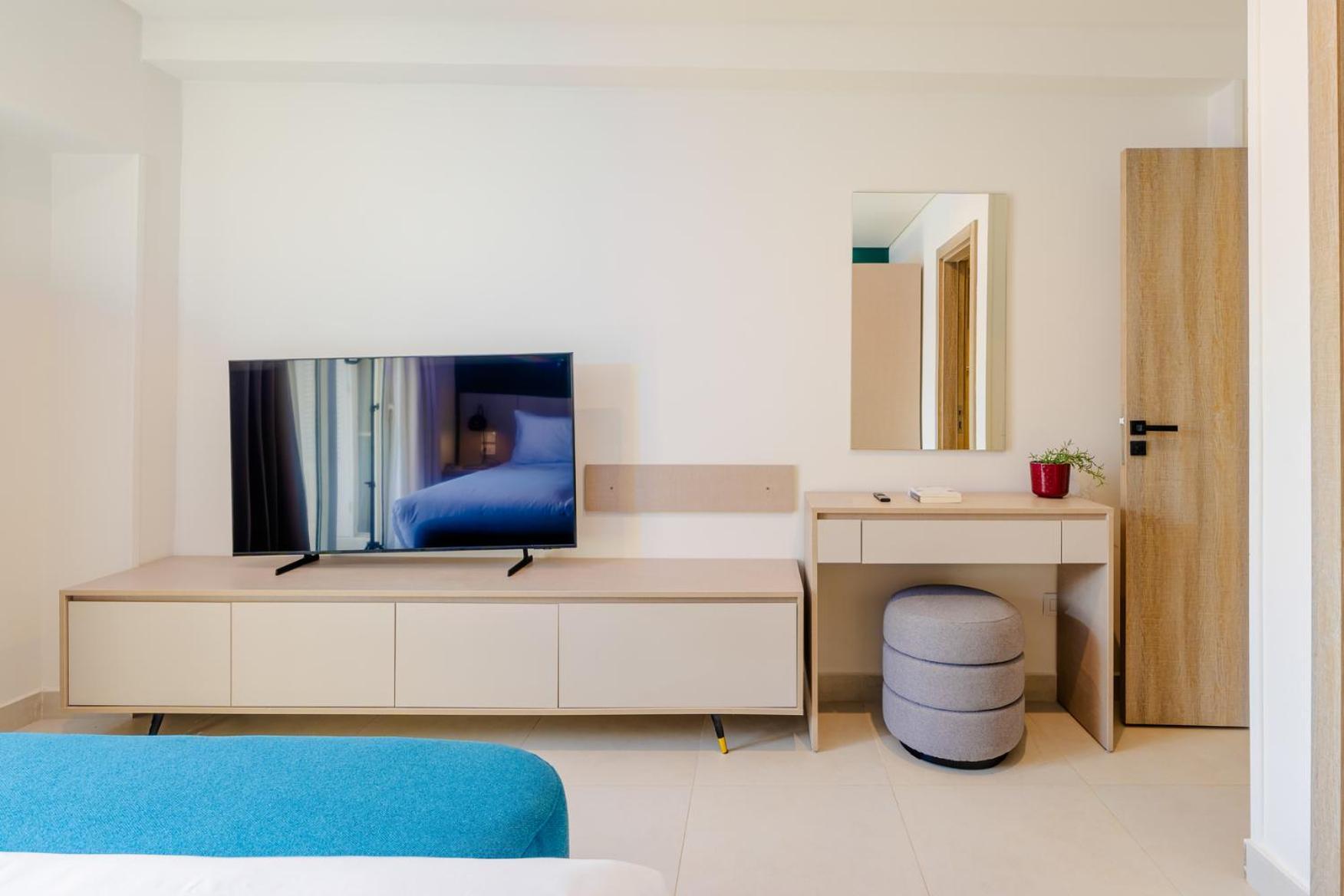 Brassbell L Zamalek L Chroma L Location * Cairo